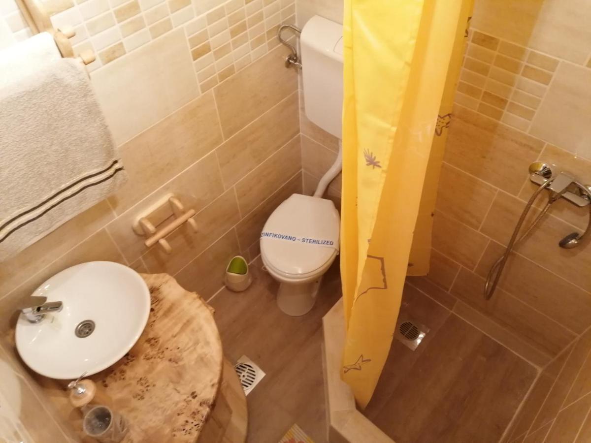 Apartmani Zuti Leptir Връдник Екстериор снимка