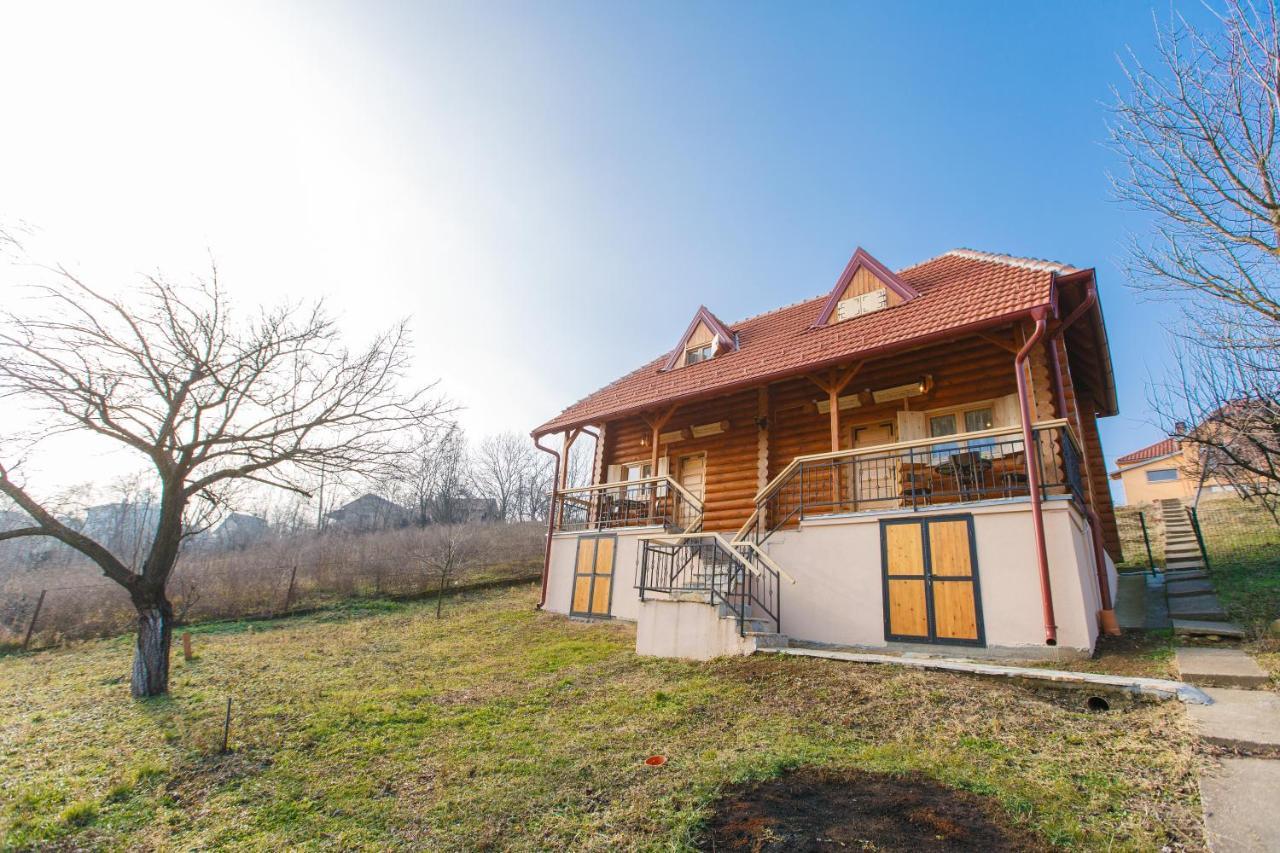 Apartmani Zuti Leptir Връдник Екстериор снимка